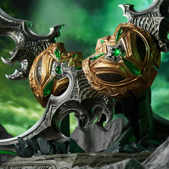World of Warcraft Illidan Warglaive of Azzinoth 1/1 Statue