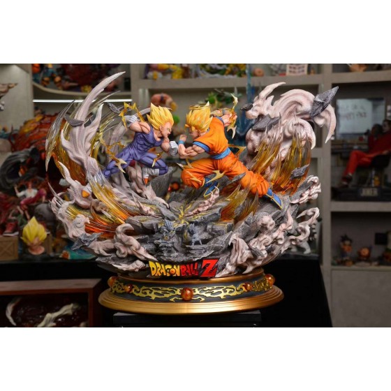 WL Studio Goku Vs Vegeta Resin Statue